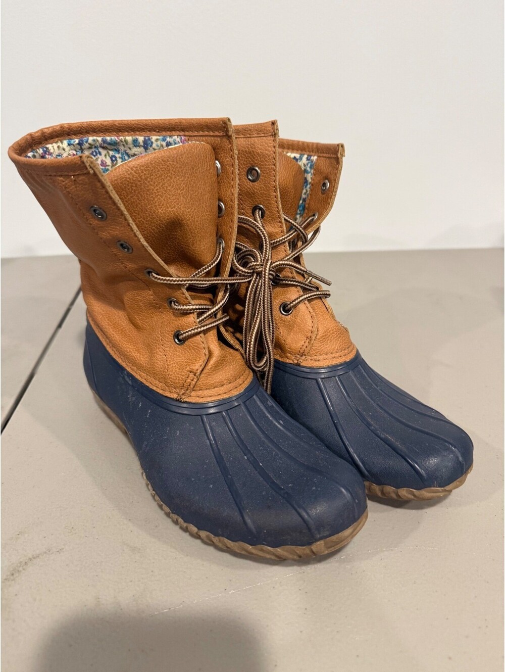 Bzees Women's Duck Boots Brown Navy Size 8
